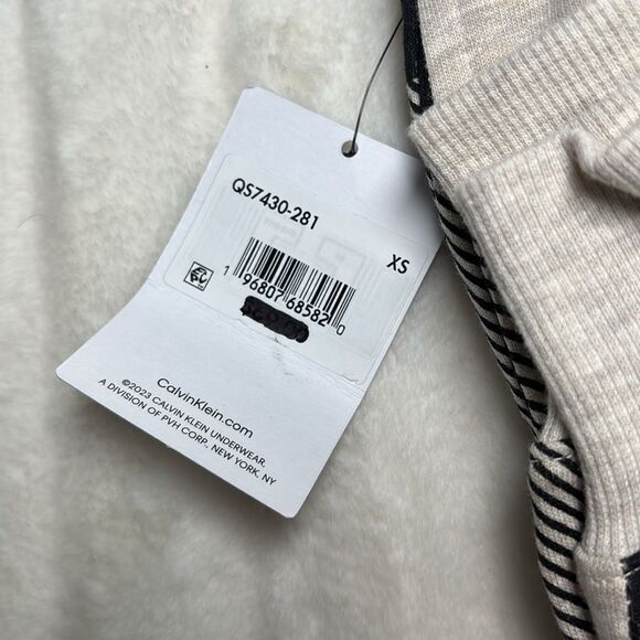 Calvin Klein modern cotton buffalo plaid holiday joggers, size XS, NWT - Picture 4 of 8